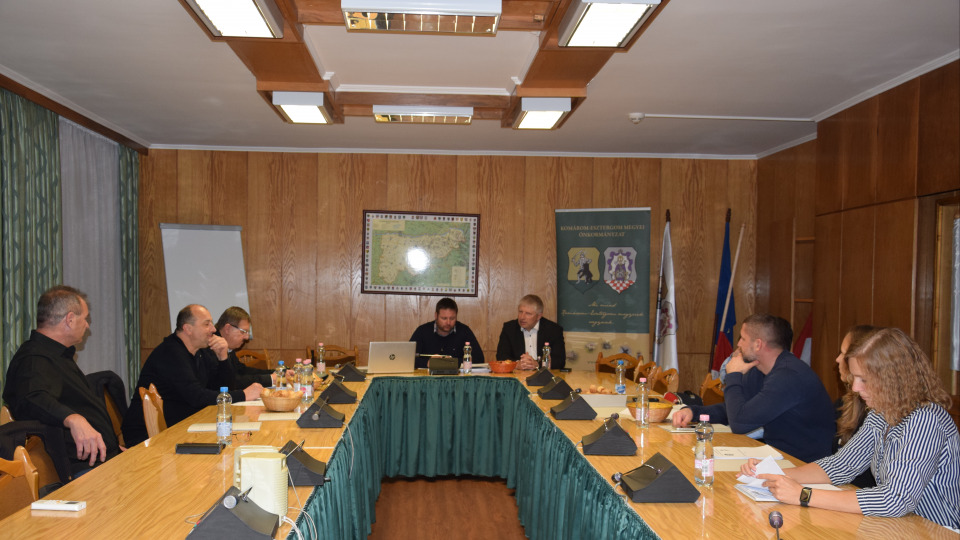 Ülésezett az elnökség