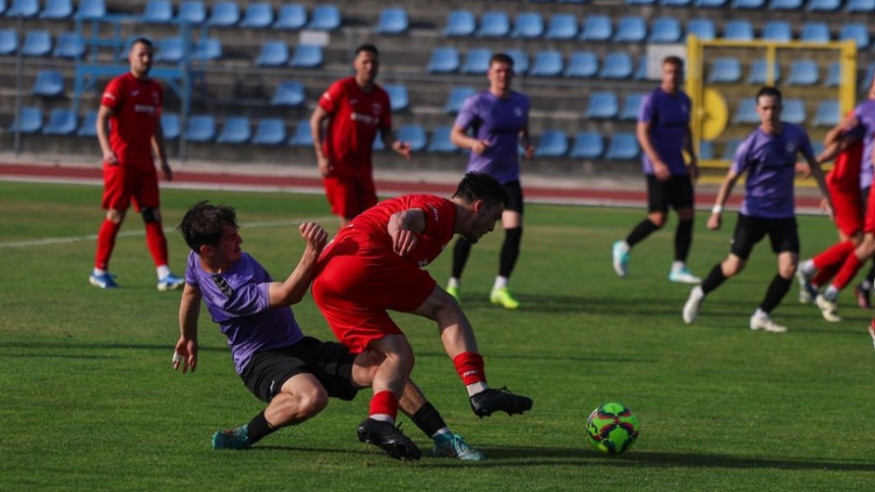 A két bajnokaspiráns rangadót játszik szombaton Koppánymonostoron